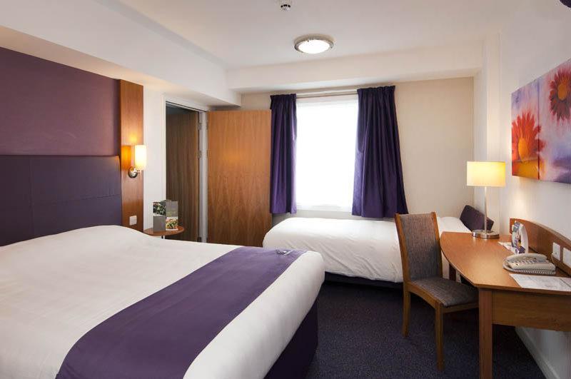 Premier Inn Glasgow Newton Mearns Zewnętrze zdjęcie